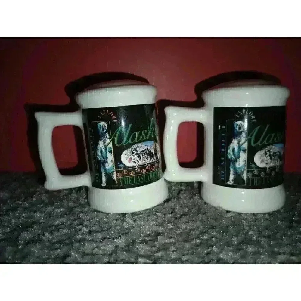 Vintage Alaska Souvenir Salt & Pepper Shakers The Last Frontier Beautiful Decor